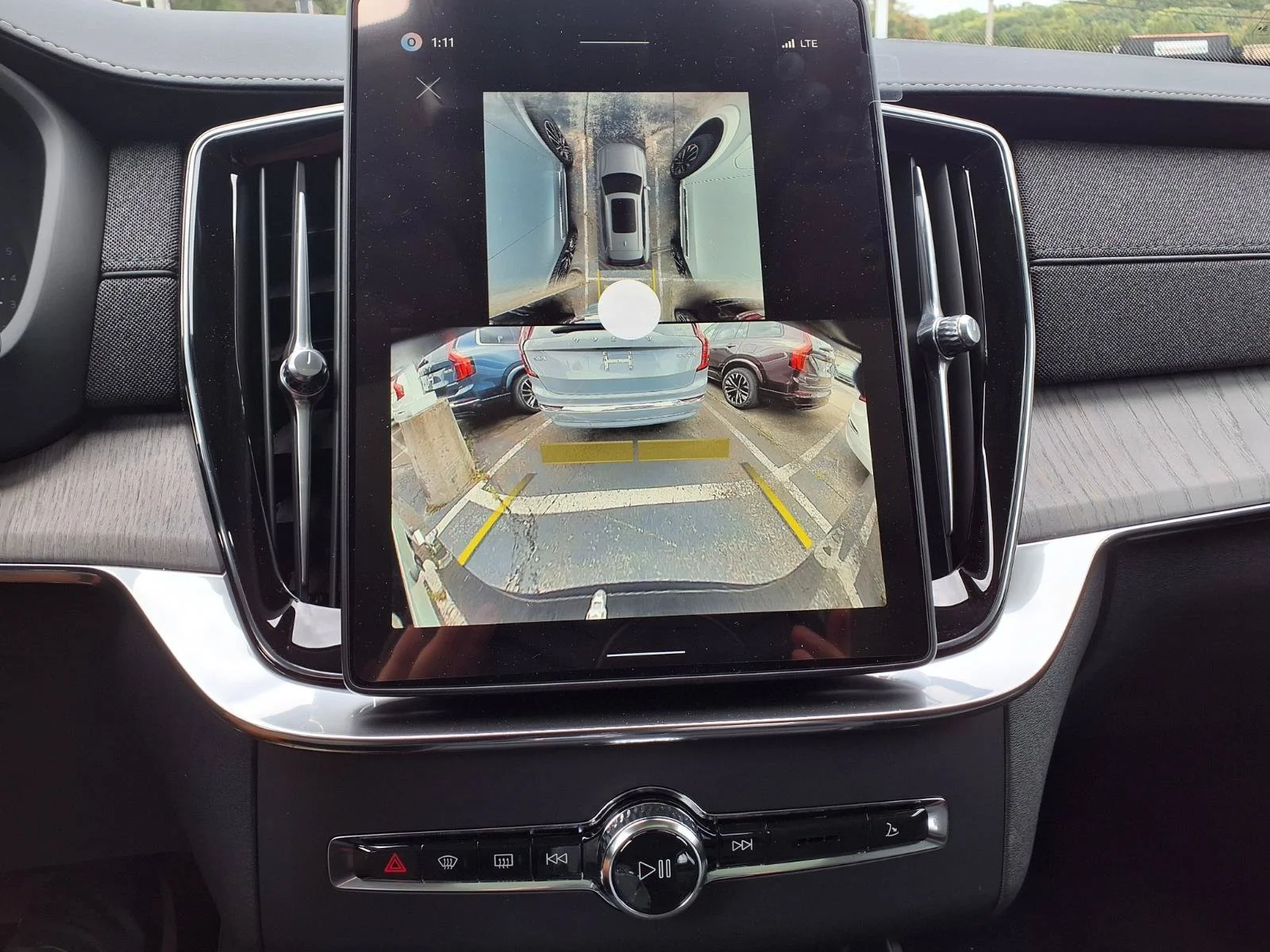 2027 Volvo XC90 Ultra - Photo 8