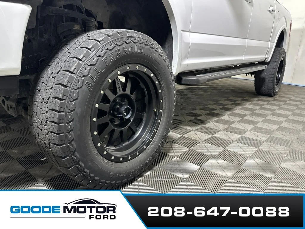Used 2018 White Ford XL image 25
