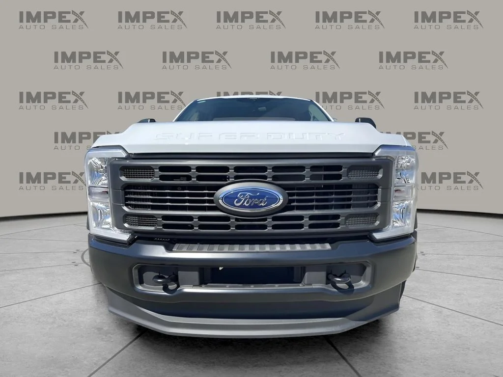 Used 2025 White Ford XL image 11