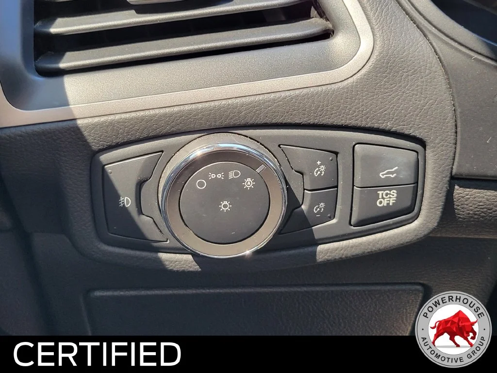 Used 2022 Red Ford SEL image 29