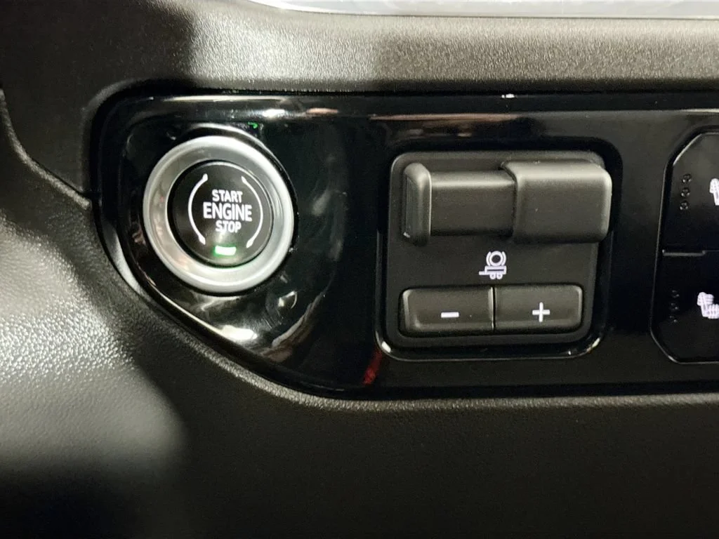 Used 2024 Summit White Chevrolet LT image 37