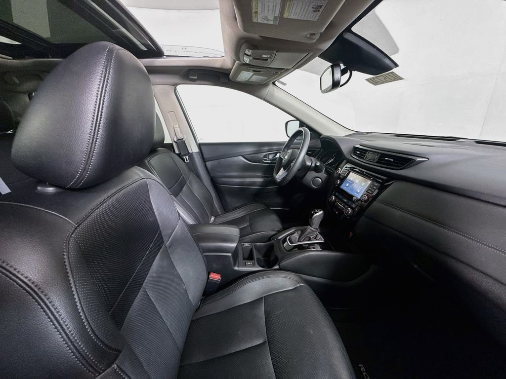 Used 2017 Pearl White Nissan SL image 29
