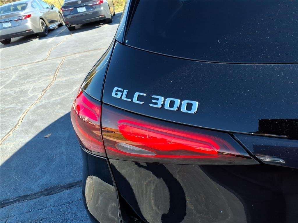 Used 2023 Black Mercedes-Benz GLC 300 image 5