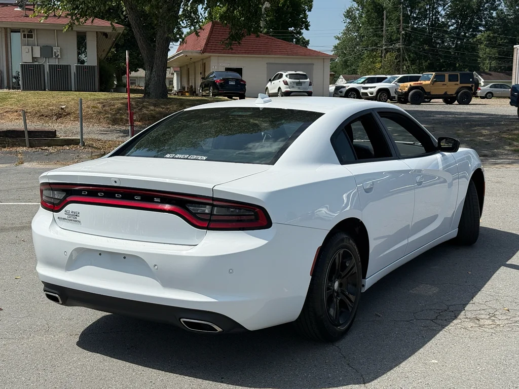 Used 2023 White Knuckle Clearcoat Dodge SXT image 7