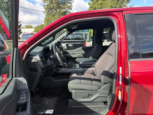 New 2026 Ruby Red Metallic Tinted Clearcoat Ford XLT image 21