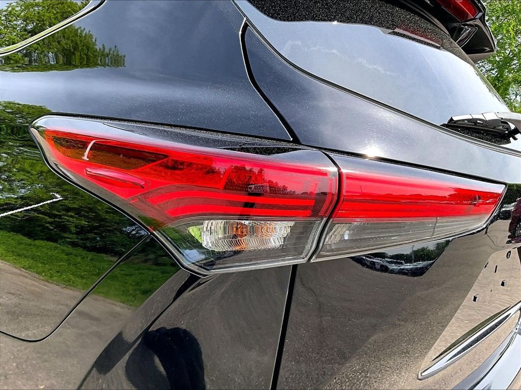 Used 2023 Black Toyota XLE image 34