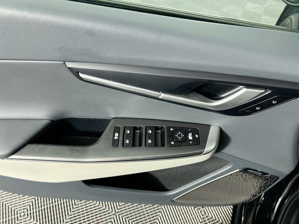 Certified Used 2024 Black Kia Wind image 10