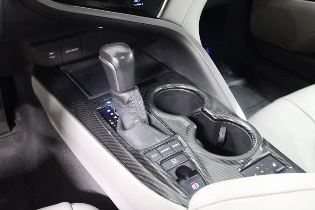 2018 Toyota Camry XSE - Photo 8