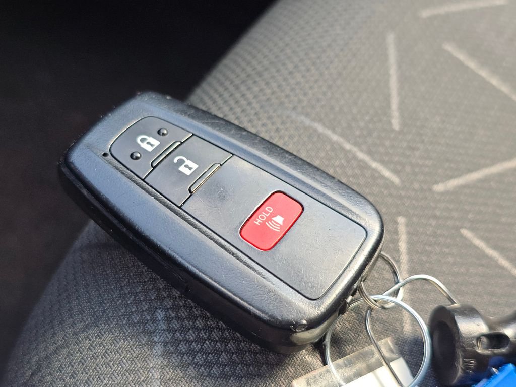 Used 2025 White Toyota XLE image 36
