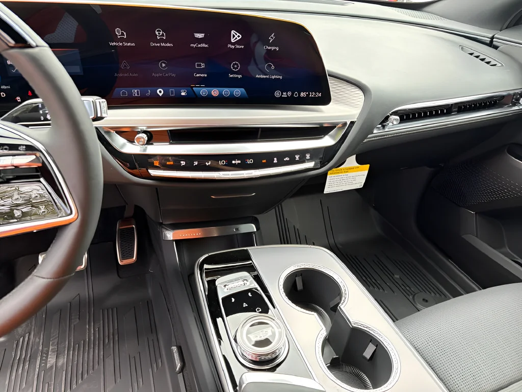 2027 Cadillac LYRIQ Luxury - Photo 24