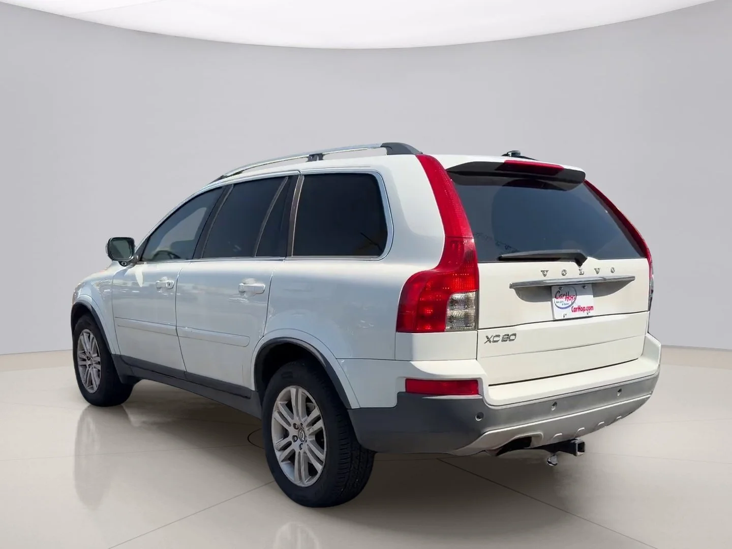 Used 2011 White Volvo 3.2 image 3