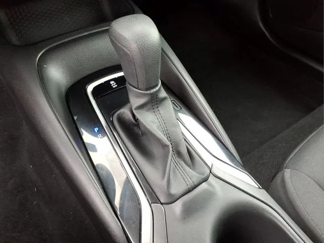 2025 Toyota Corolla LE - Photo 19