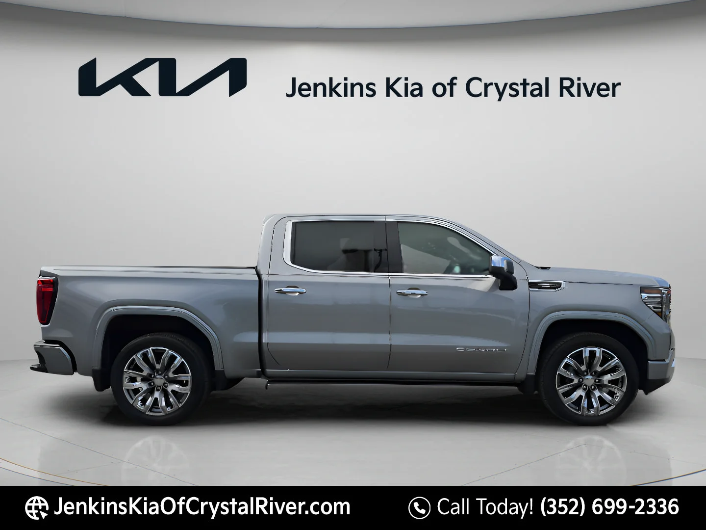 Used 2024 Sterling Metallic GMC Denali image 3