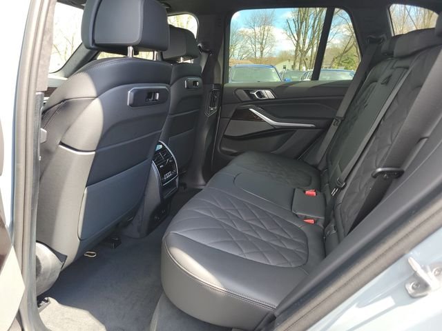 Used 2026 Gray BMW xDrive40i image 15