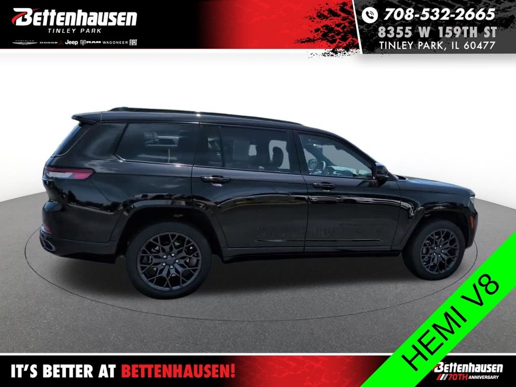 Used 2024 Diamond Black Jeep Summit image 4
