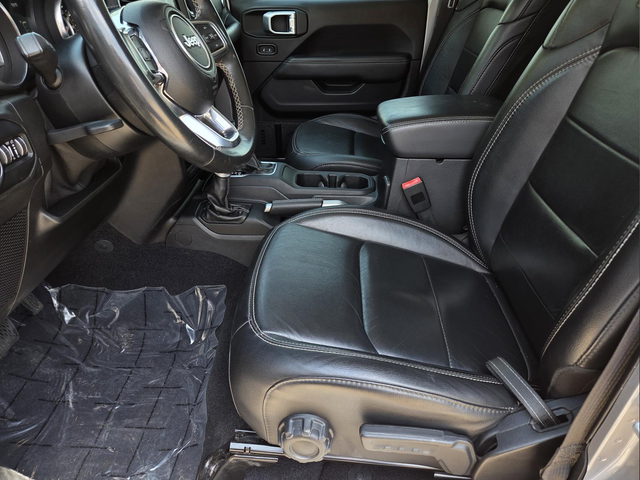 Certified Used 2020 Silver Jeep Overland image 25