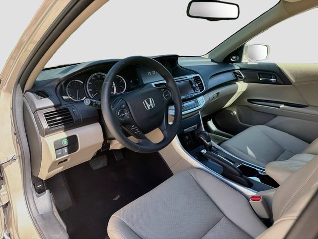 Used 2014 Silver Honda EX-L image 24