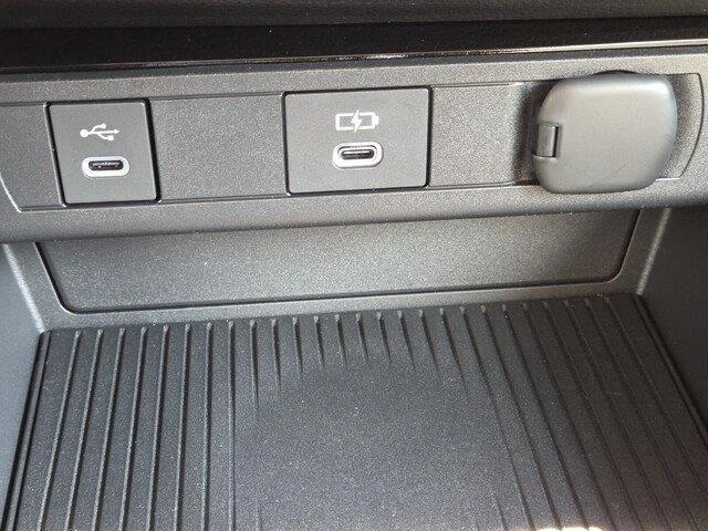 New 2027 Wind Chill Pearl Toyota XLE image 15