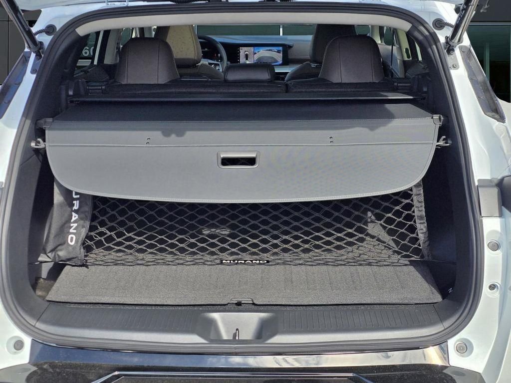 New 2026 Everest White Pearl TriCoat Nissan Platinum image 8