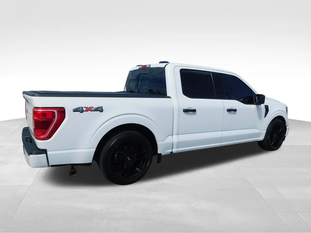 Used 2023 Oxford White Ford XLT image 3