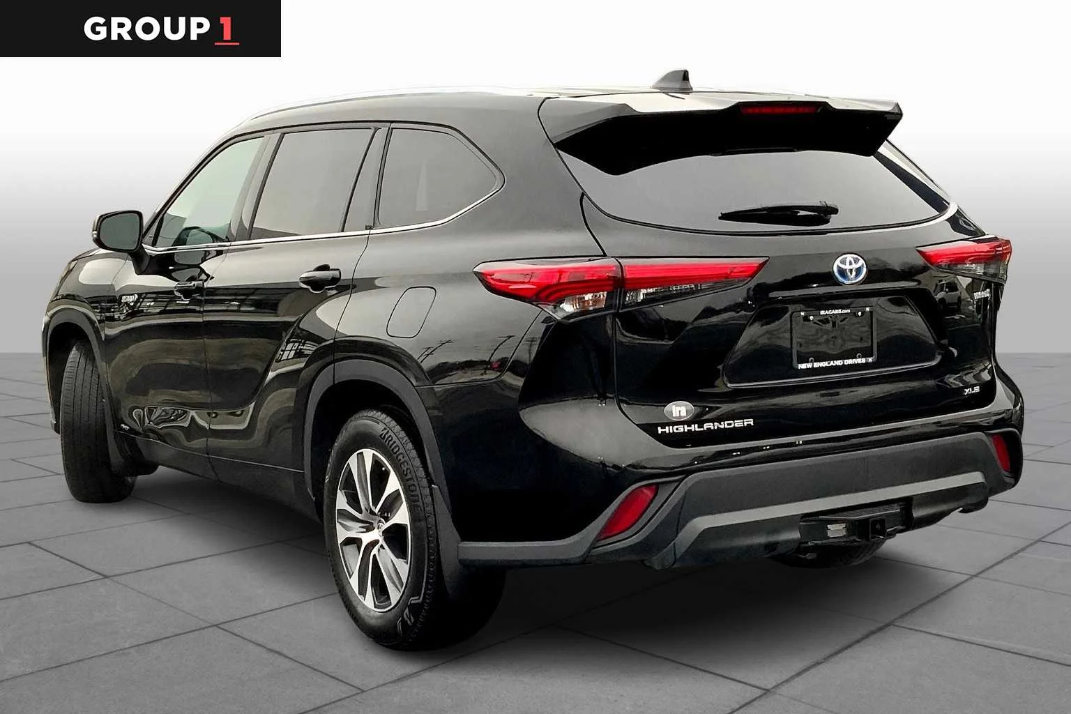 Certified Used 2021 Midnight Black Metallic Toyota Hybrid XLE image 12