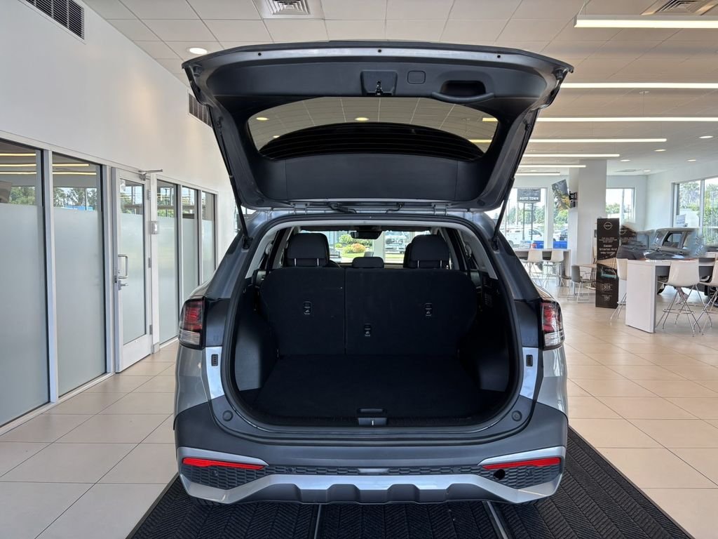 Used 2024 Gray Kia LX image 9