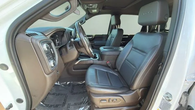 Used 2022 White GMC Denali image 19