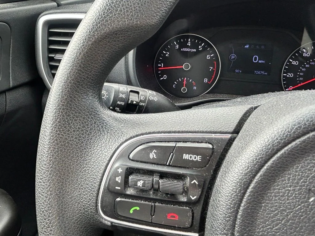 Used 2018 Clear White Kia LX image 13