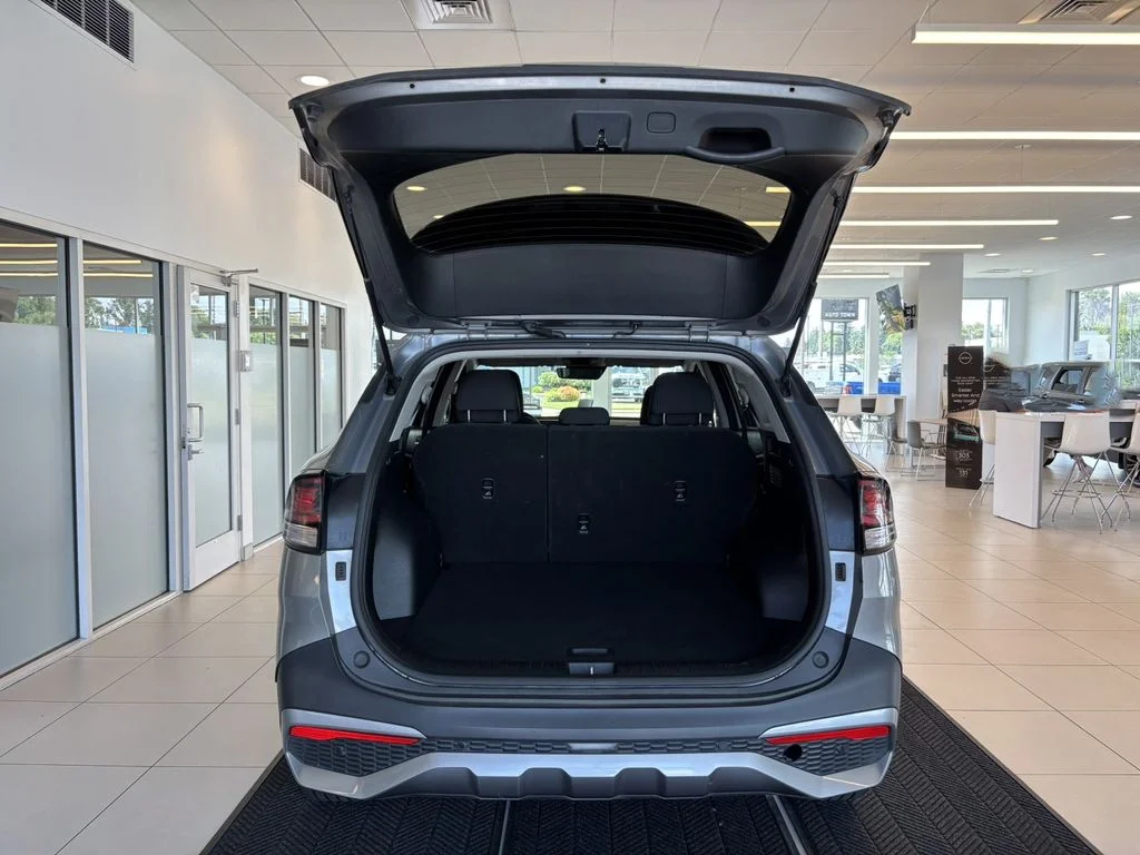 Used 2024 Gray Kia LX image 9