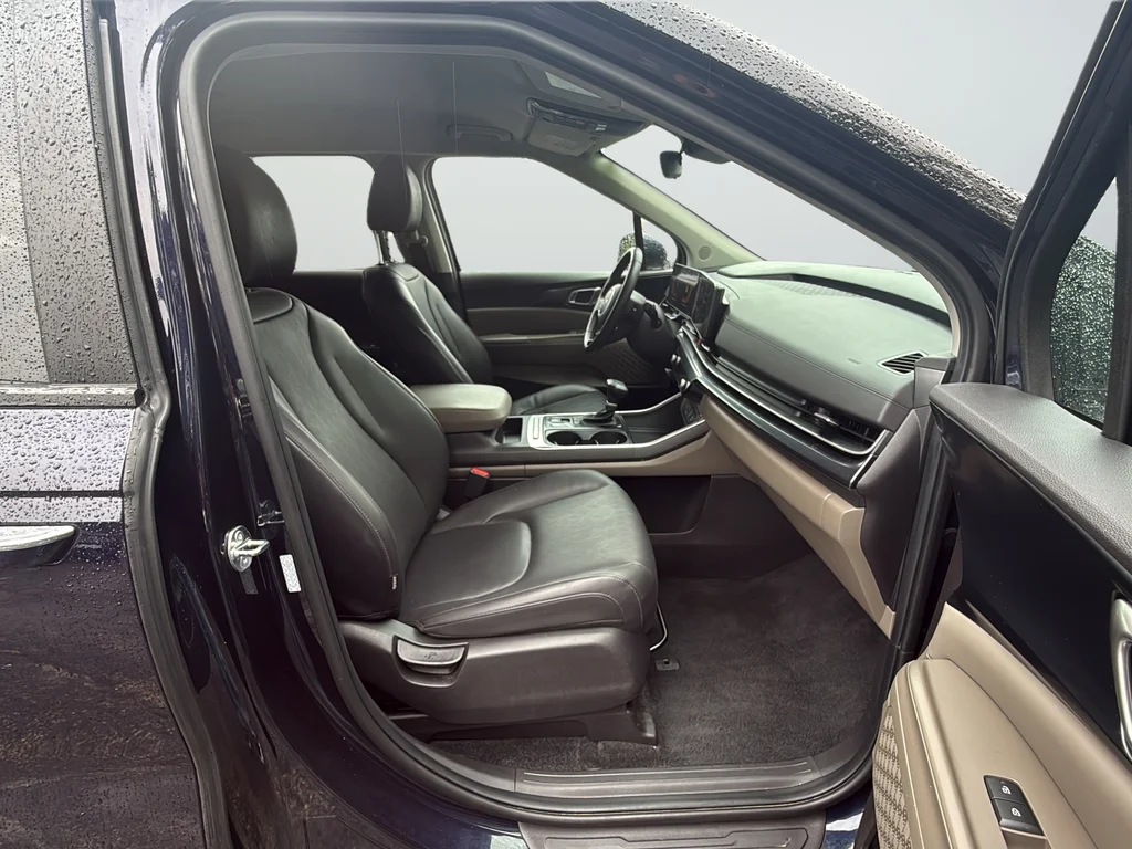 Used 2025 Blue Kia LXS image 26