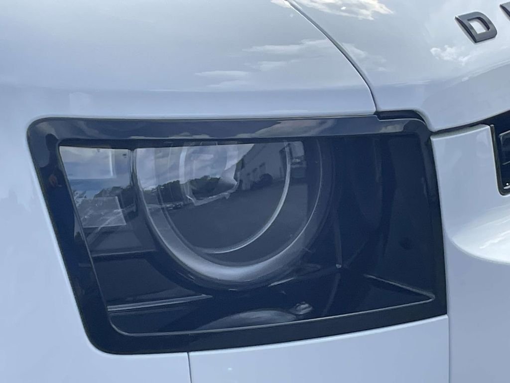New 2026 Fuji White Land Rover V8 image 5