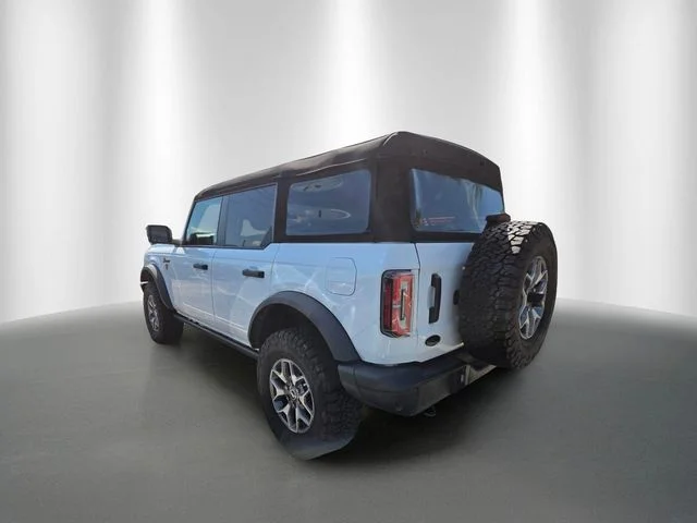 Used 2025 Oxford White Ford Badlands image 2