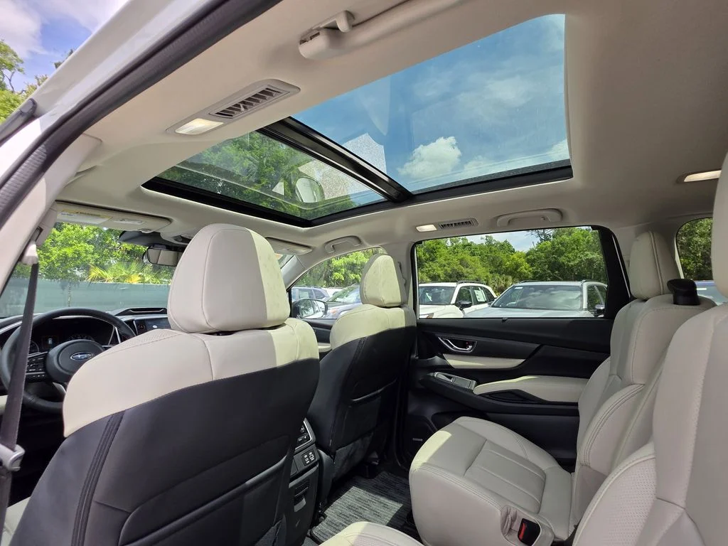 New 2026 CRYSTAL WHITE PEARL Subaru Limited 7-Passenger image 17