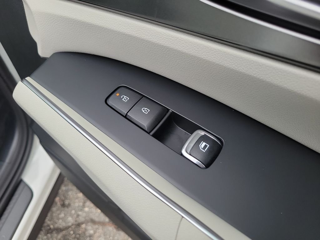 New 2026 Snow White Pearl Kia EX image 11