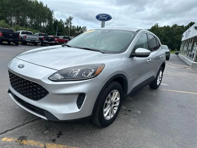 Used 2020 Ingot Silver Ford SE image 3