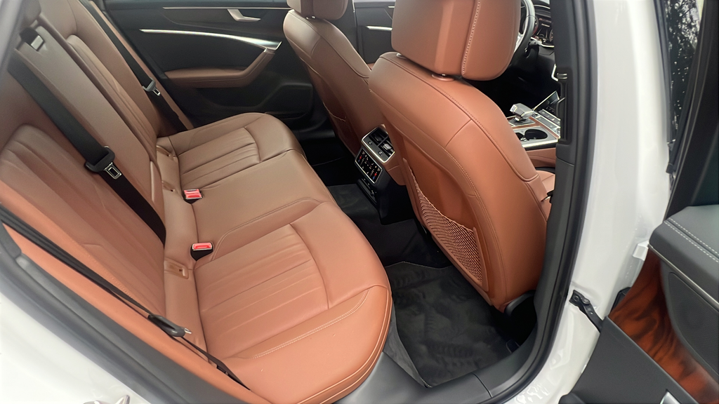 Used 2023  Audi 45 Premium Plus image 22