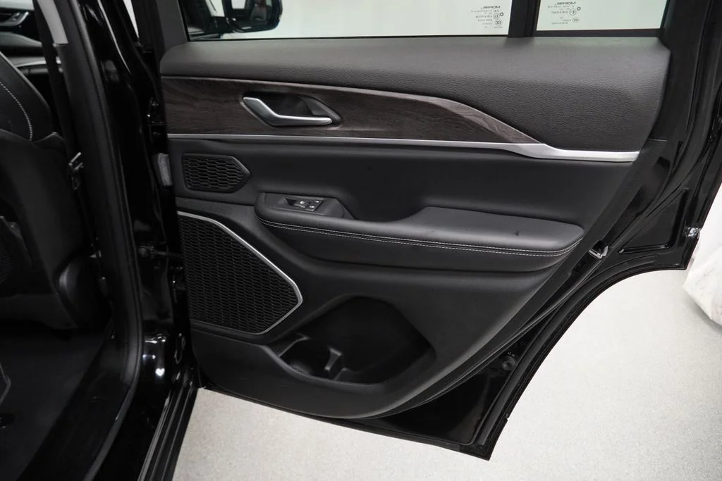 Used 2022 Black Jeep 4xe image 48