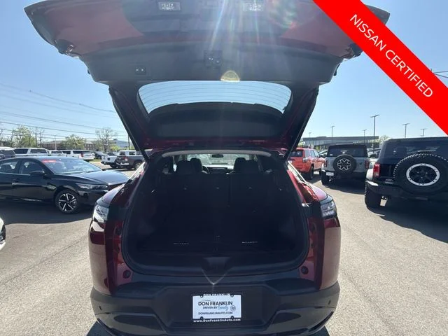Used 2025 Red Nissan SL image 23