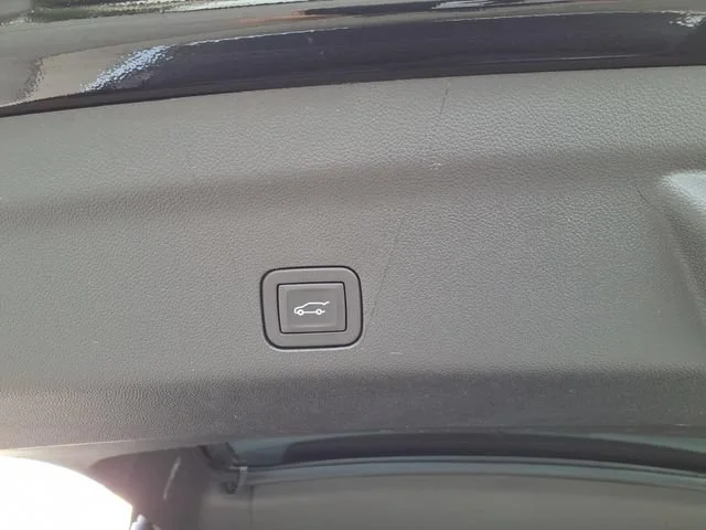 Used 2025 Onyx Black GMC Denali image 13