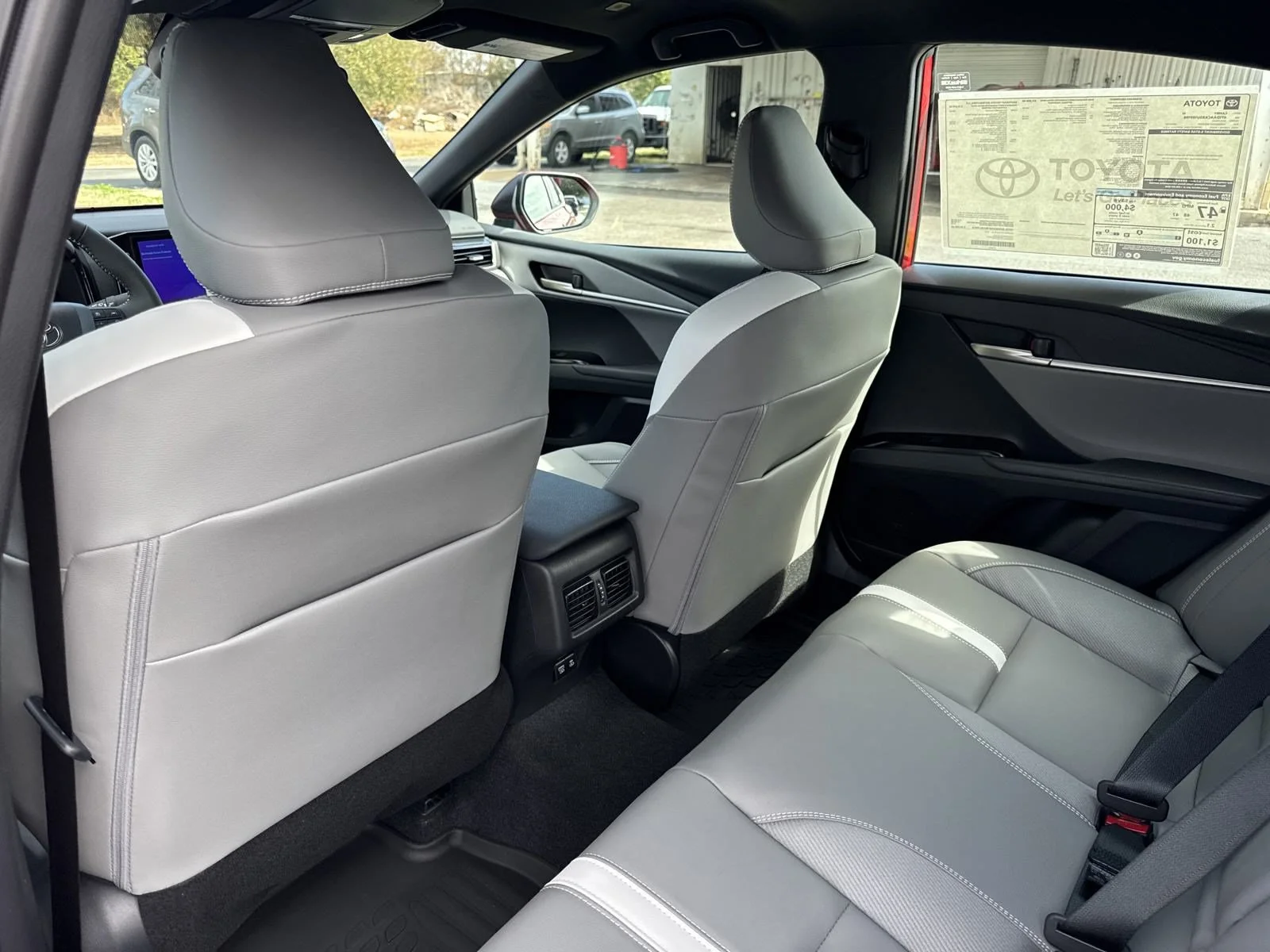 Used 2025  Toyota  image 25