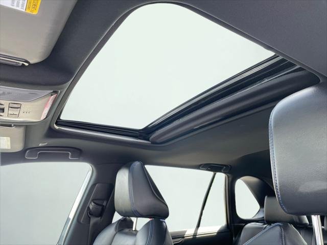 Certified Used 2024 MID BLCK/MAG GRAY Toyota  image 10