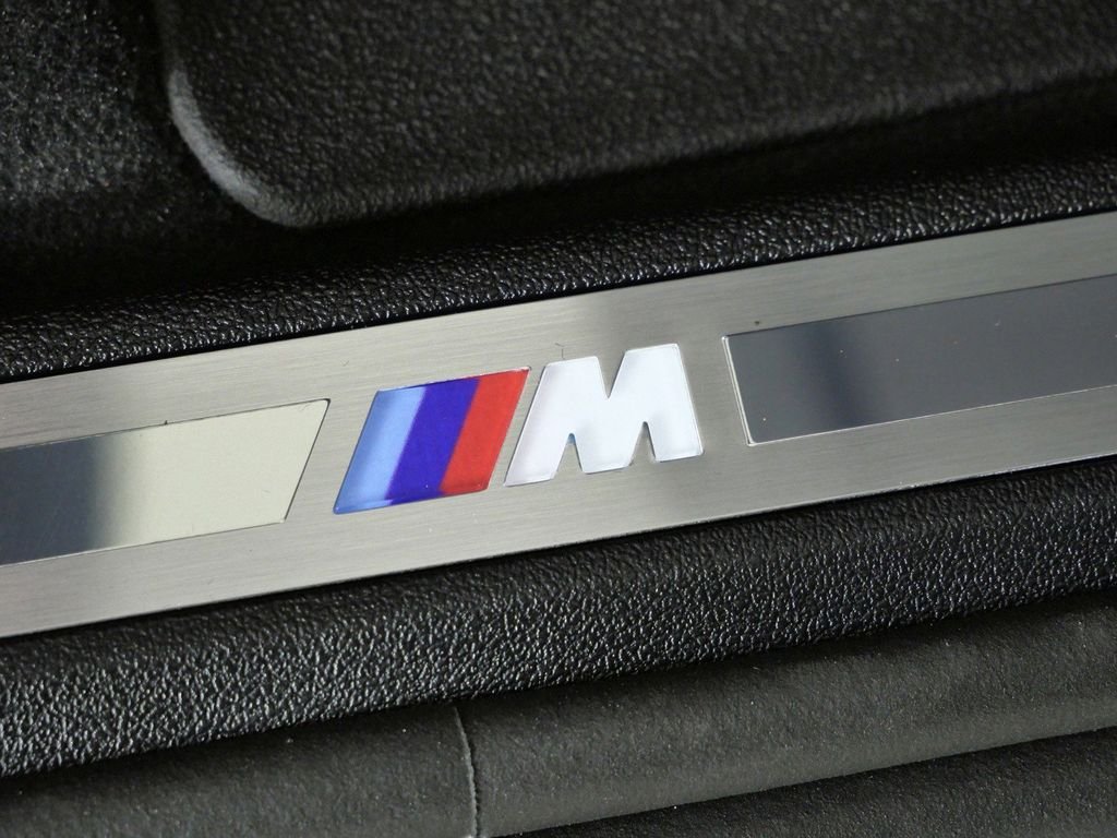 Used 2026 Alpine White BMW xDrive50e image 24