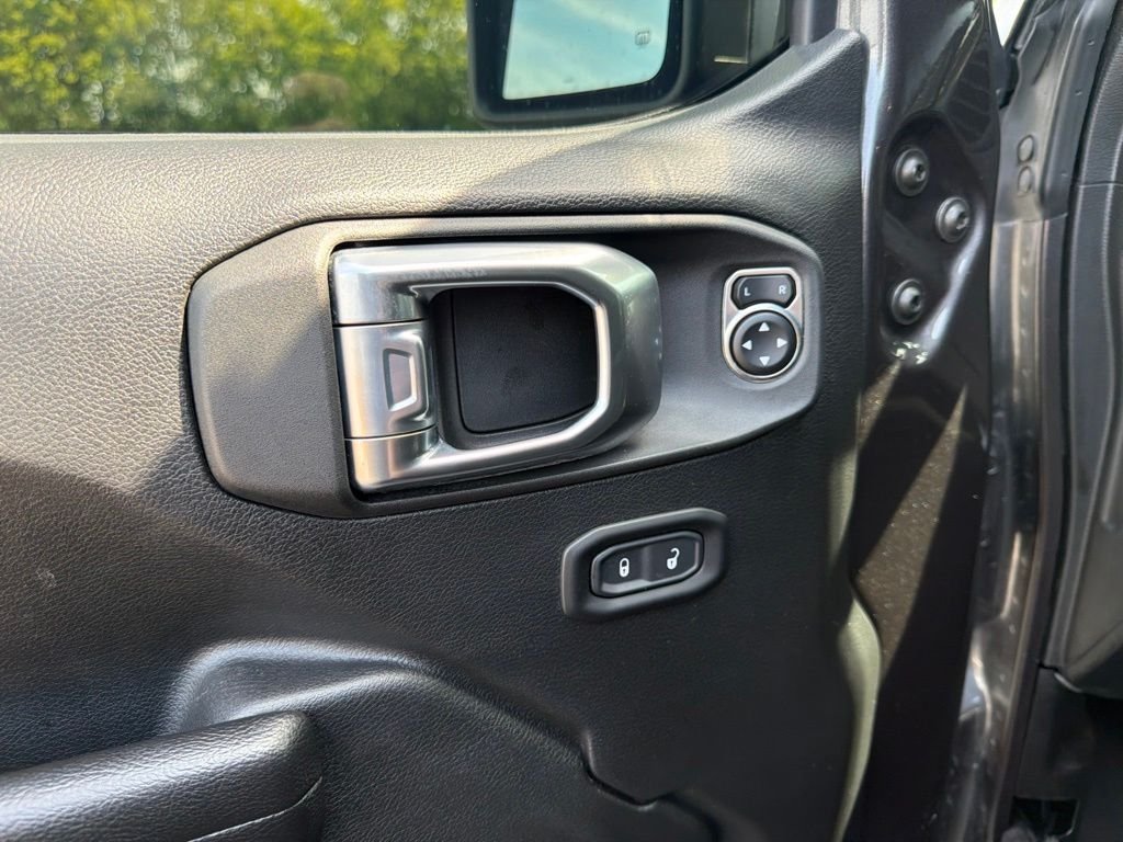 Used 2021 Crystal Metallic Jeep Willys image 23
