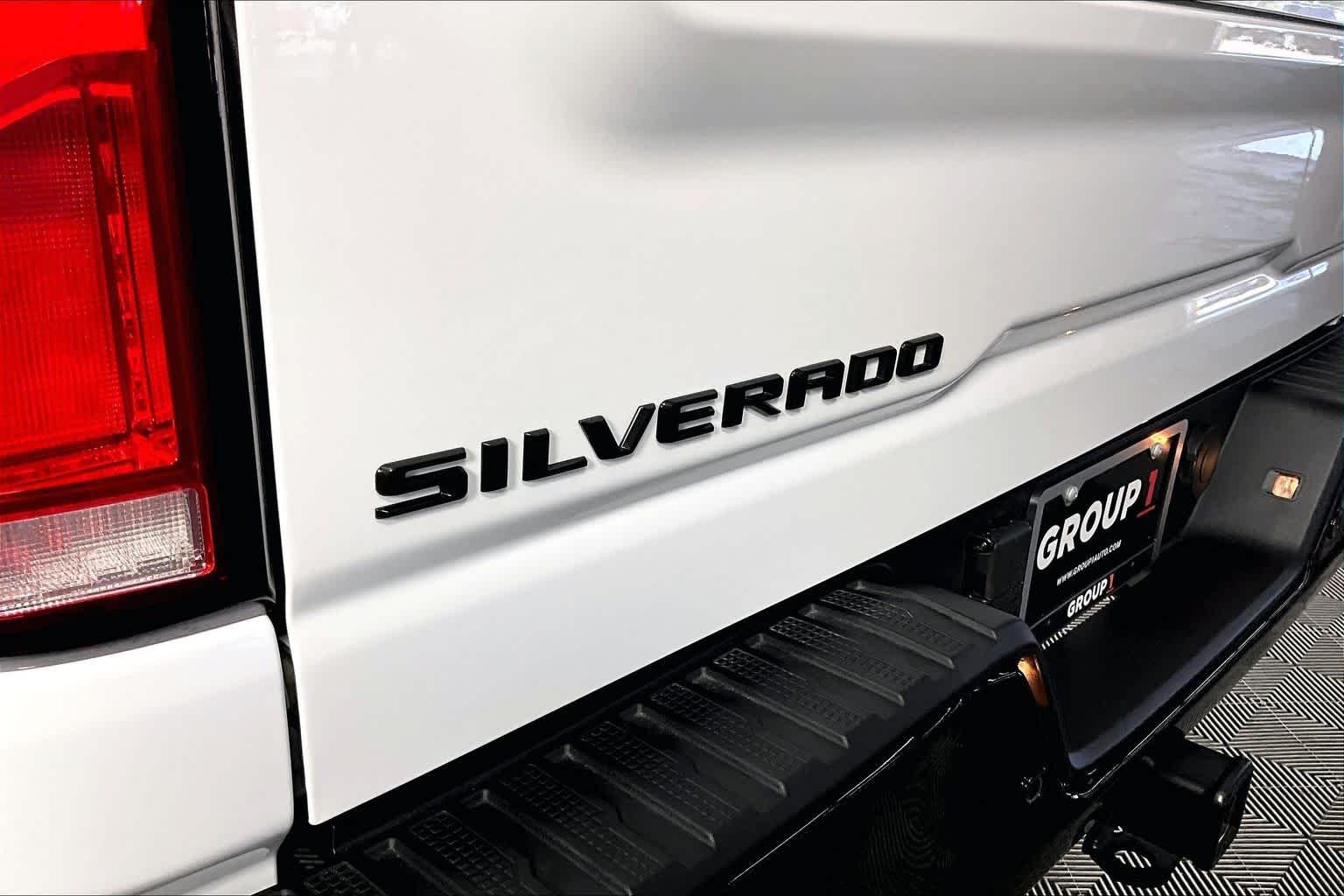 Used 2026 Summit White Chevrolet LT image 30