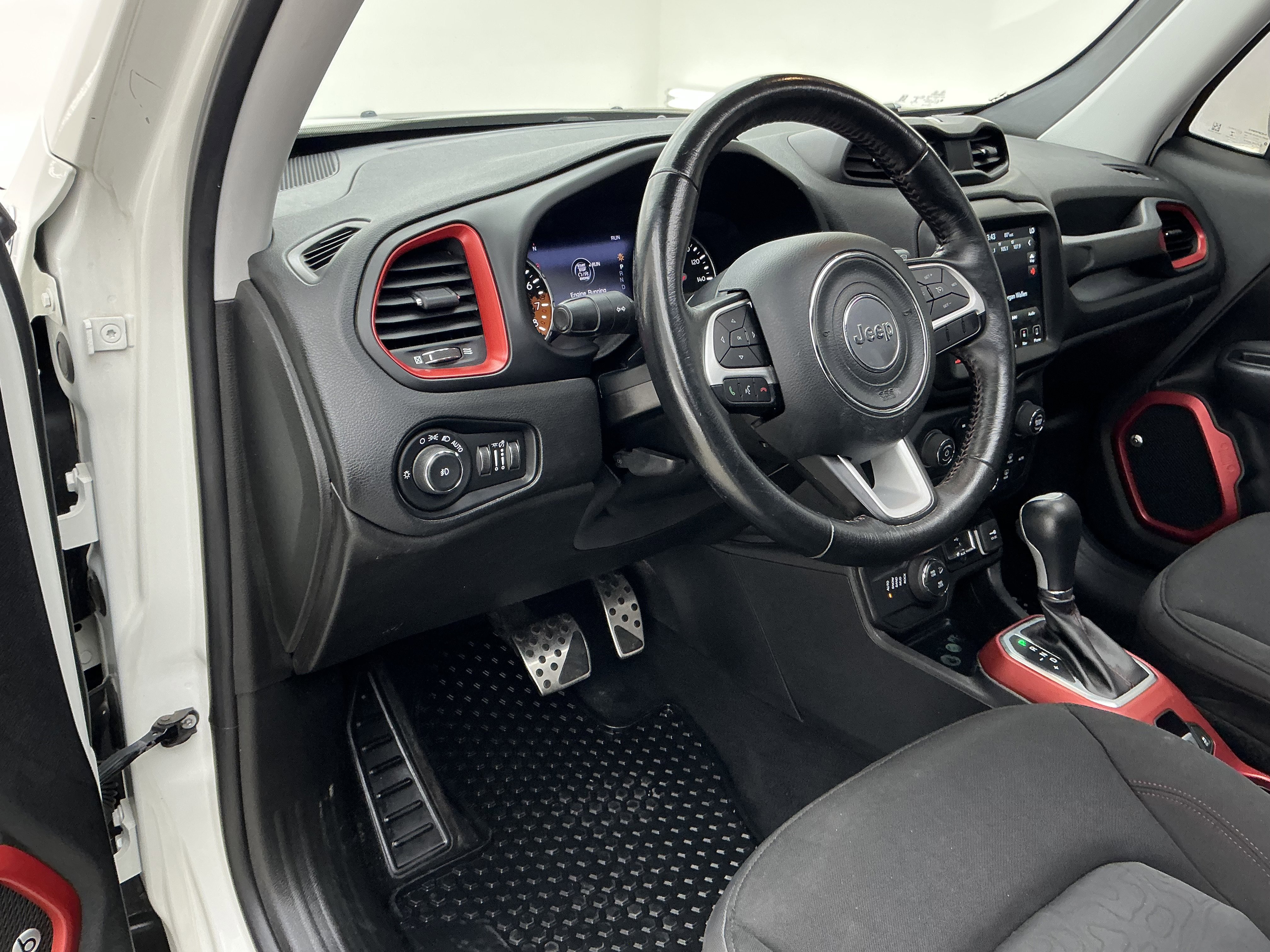 Used 2018 Alpine White Jeep Trailhawk image 16