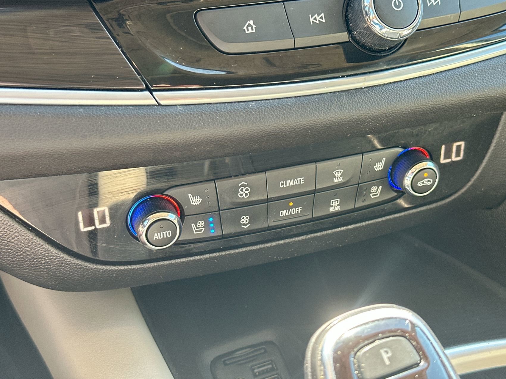 Used 2021 White Frost Tricoat Buick Premium Group image 19