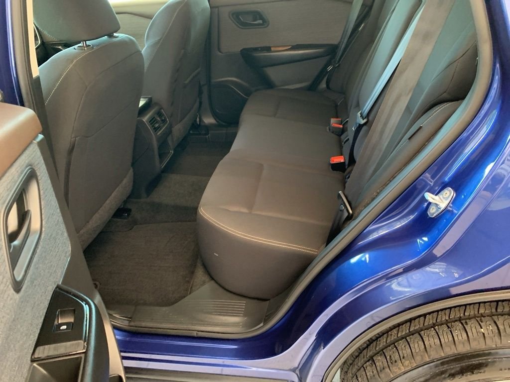 Used 2023 Blue Nissan S image 11