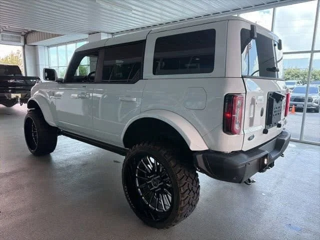 Used 2023 Oxford White Ford Base image 12