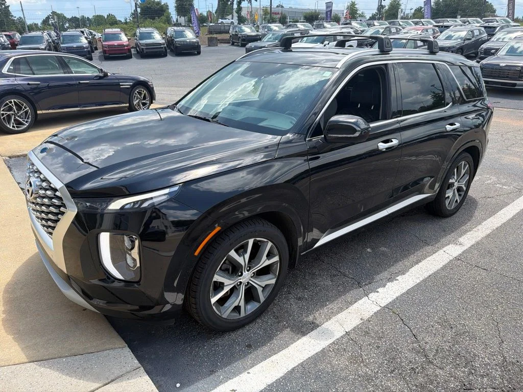 Used 2021 Black Hyundai Limited image 2