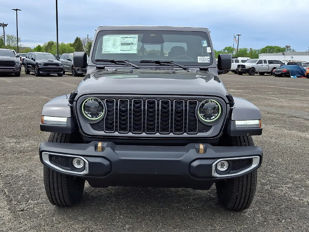 New 2026 Granite Crystal Metallic Clear-Coat Exterior Paint Jeep 85th Anniversary Edition image 2
